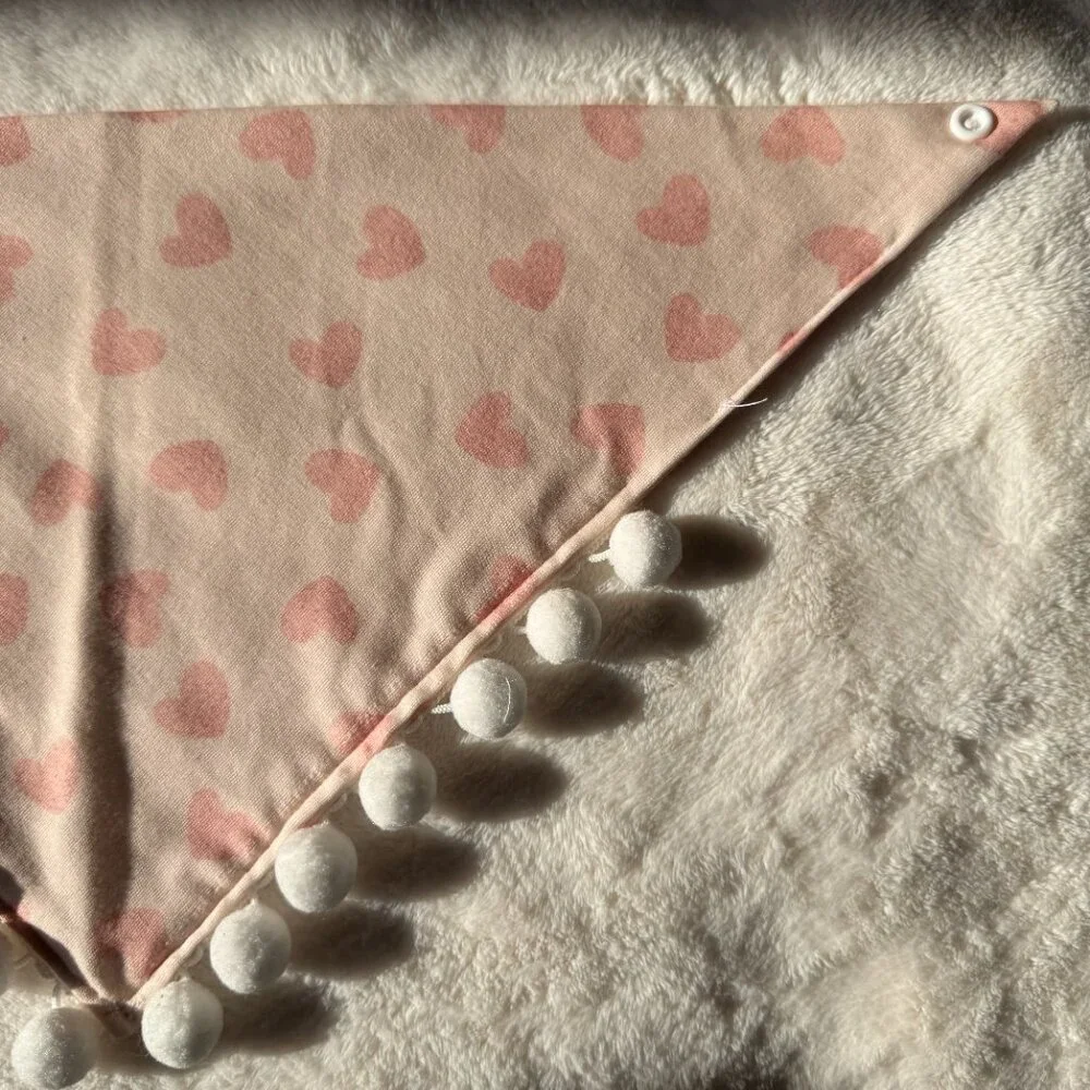 NWT Loic by Design Heart Pattern Dog Bandana with Poms Valentine's Day, Pink, M